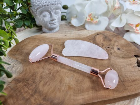 Massage roller with Guasha scraper in rose quartz.