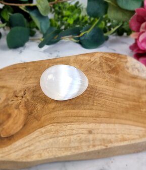  Selenite egg shape