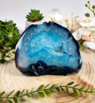 Colored agate slice - blue