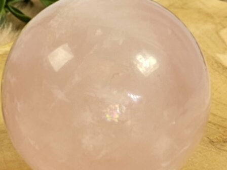  Rose quartz sphere