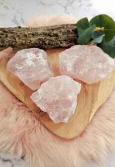 Rose quartz rough approx. 500 gr.