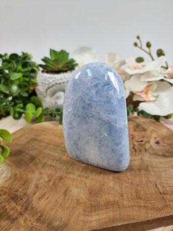 sculpture blue calcite