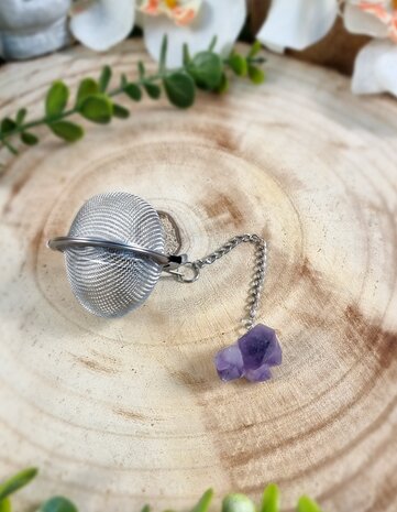  tea strainer with raw amethyst chunk