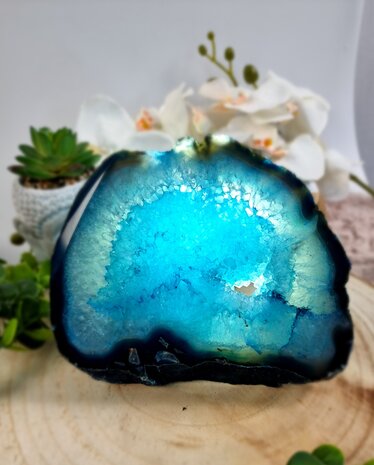 Colored agate slice - blue